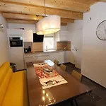 Chalet In Koetschach Near Family Ski Area 샬레 *
