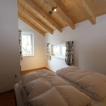 Dağ evi Chalet In Koetschach Near Family Ski Area *